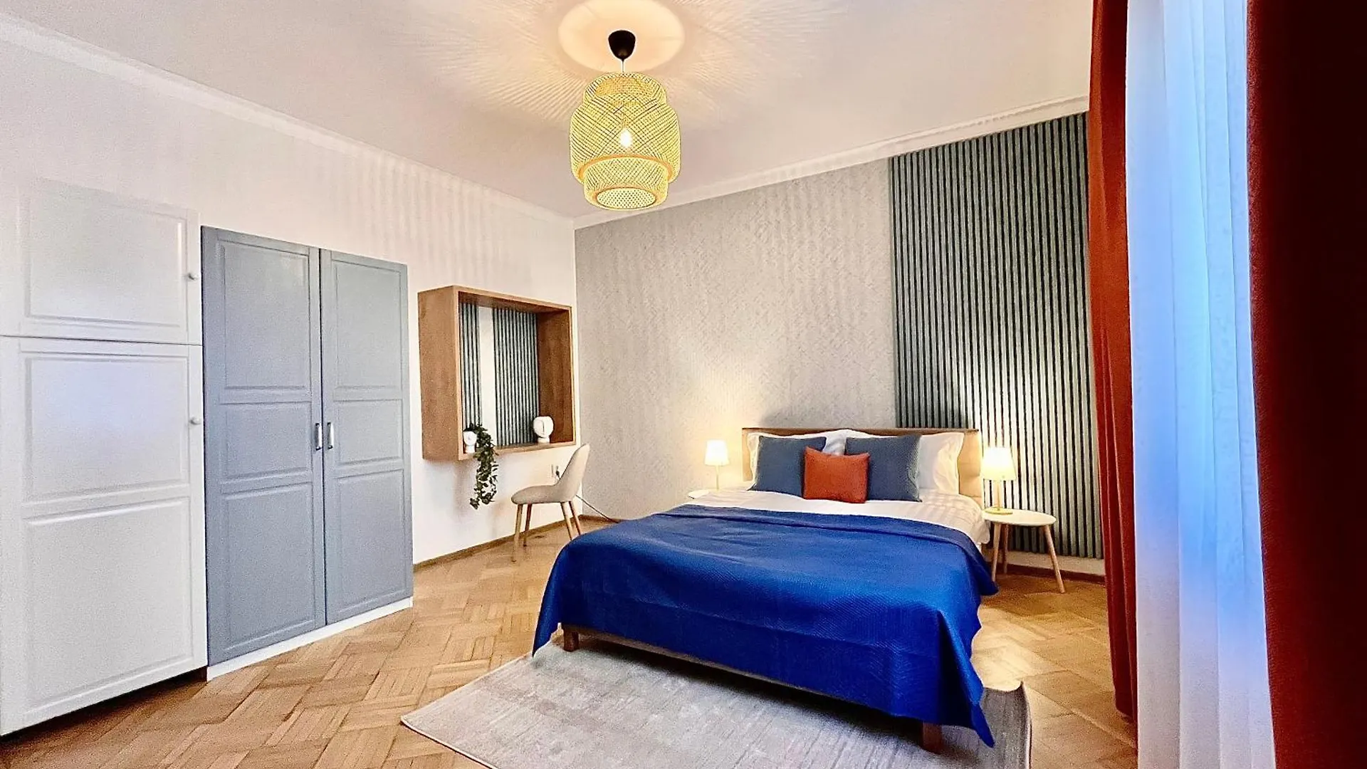 Viva Studio Old Town Бухарест Румыния